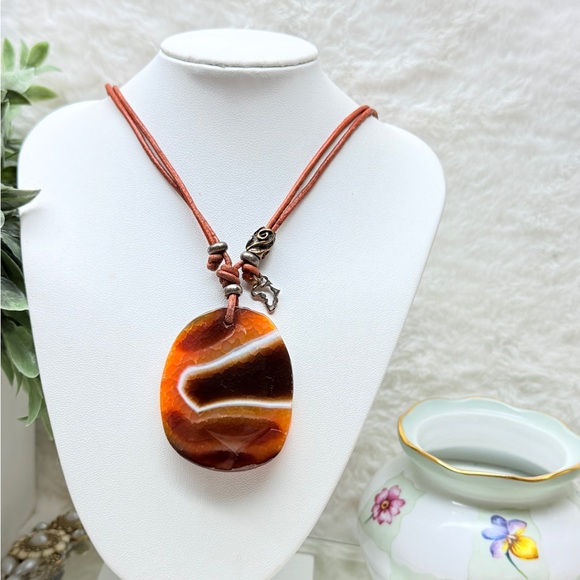 African Leather Brown Agate Stone Pendant Necklace - Picture 3 of 11